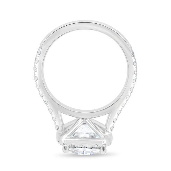 4 prongs Cushion Cut Halo with Pavé